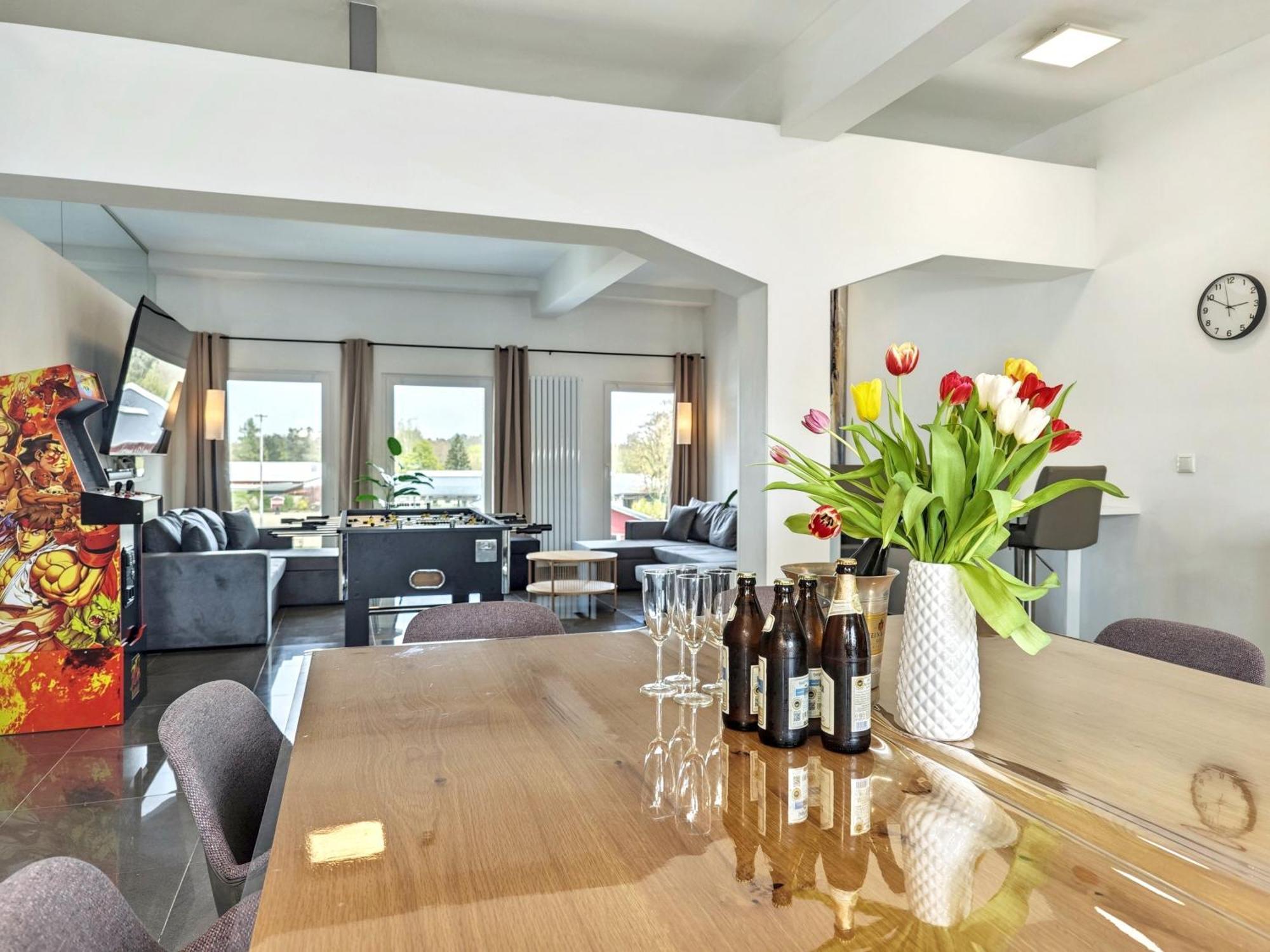 Loft Fuer Bis Zu 12, Whirlpool, Infrarotsauna, Arcade-spiele, Tischfussball, Wii Nürnberg